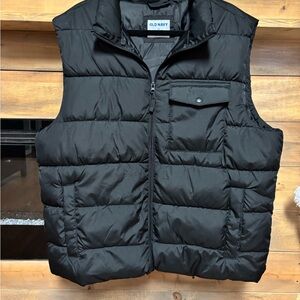 Old Navy Men's Black Puffer Vest